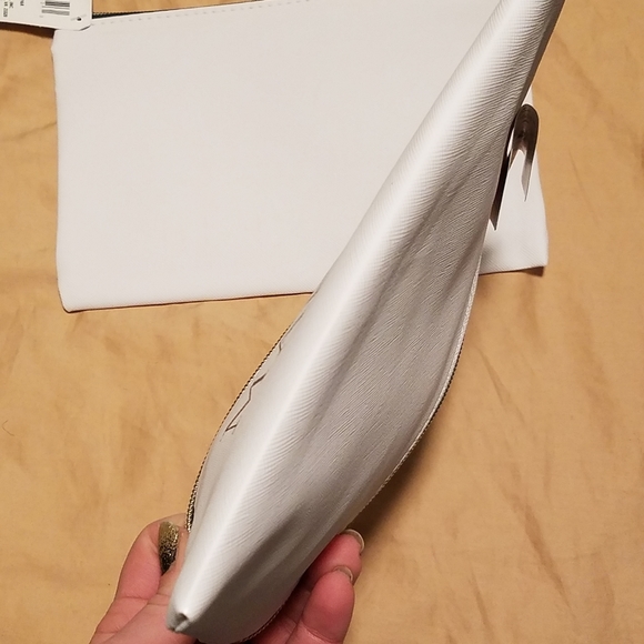 NWT White Vinyl Zip Makeup Bag "Wake Up And Make Up" - Picture 7 of 11